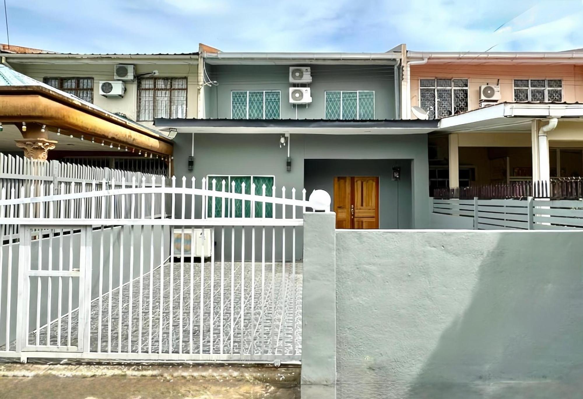 סמפורנה Ang Lee Holiday Home 2 מראה חיצוני תמונה